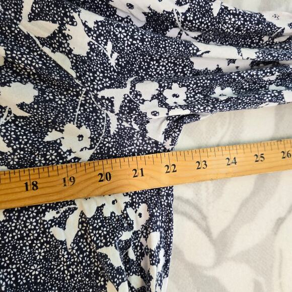 Micheal Kors Blue/White Floral Blouse Women's Size L - Picture 6 of 6